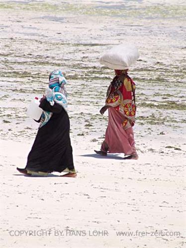 Beach walk, Zanzibar, DSC07172b